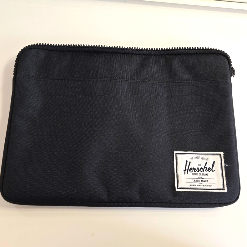 Herschel Supply Company Black Laptop Bag Minimalist Design